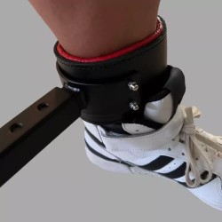 Barre d'écartement carrée BDSM avec manchettes en cuir