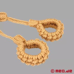 Entraves Shibari cou et poignets en corde