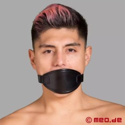 Masque buccal avec un bâillon à balle rouge