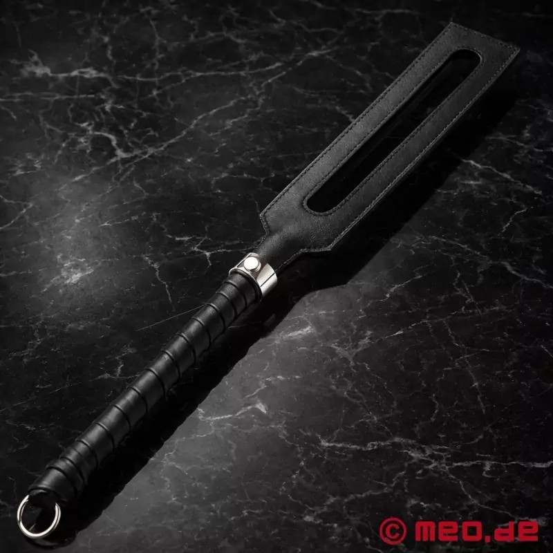 Pagaie en cuir BDSM