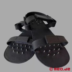 Sandales BDSM à piquants