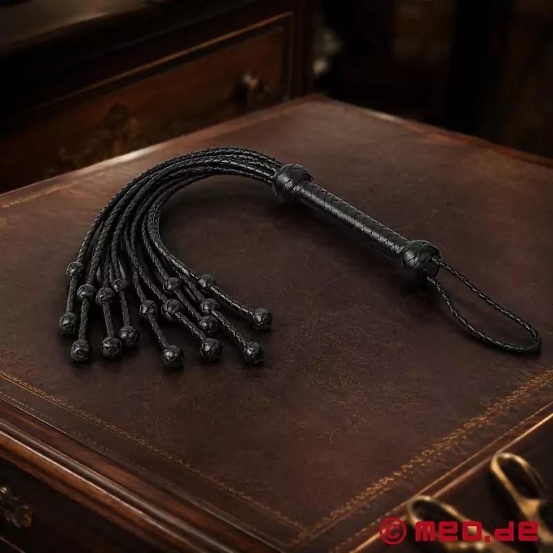 Fouet BDSM luxueux avec lanières tressées Cat O' Nine