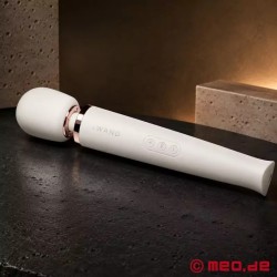 Le Wand Rechargeable Vibrating Massager™ – Masseur vibrant de luxe gris