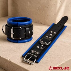 Menottes chevilles en cuir, rembourrées - noir / bleu